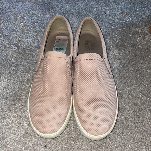 Naturalizer - Picture 2 of 2